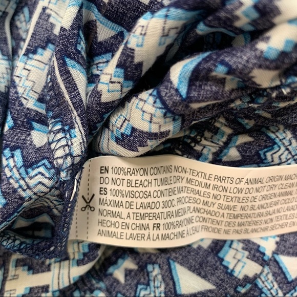 F21 Contemporary Geo Print Wide-Leg Jumpsuit With Tie Waist Blue Size Small - Picture 9 of 11